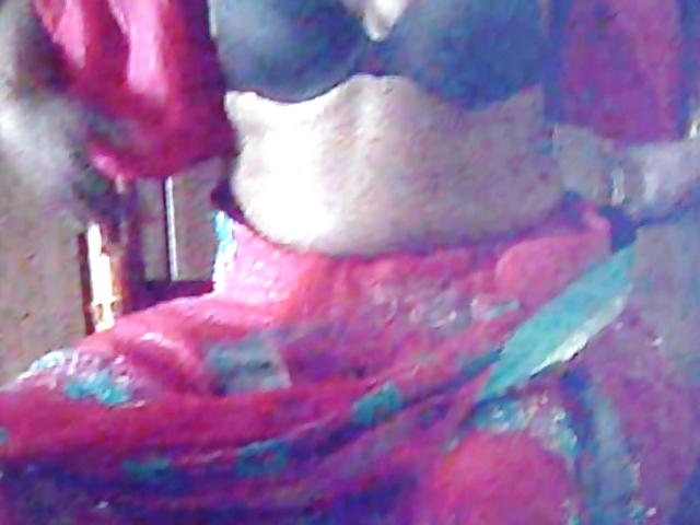 11P Indian aunty changing sari
