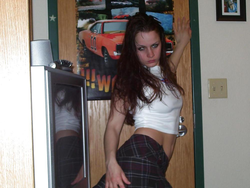 25P HARDBODY GOTH GIRLFRIEND