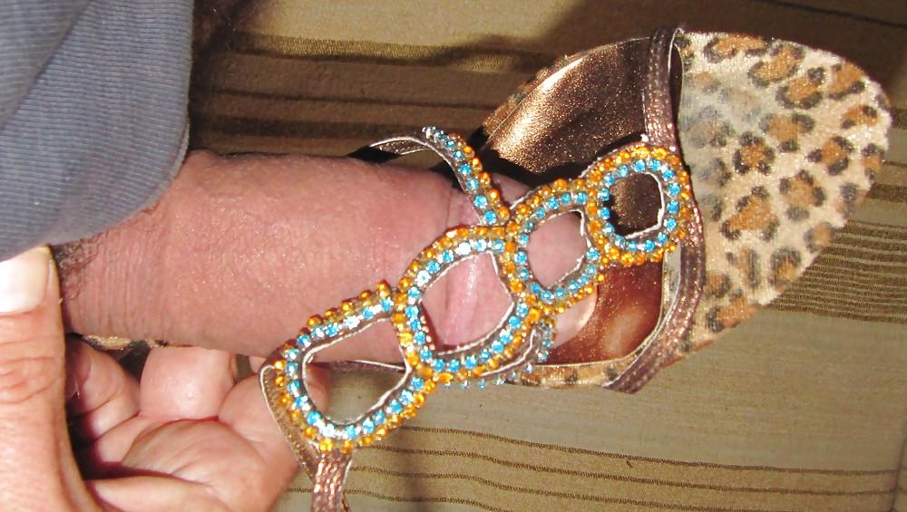 4P Cum on her sexy shoes