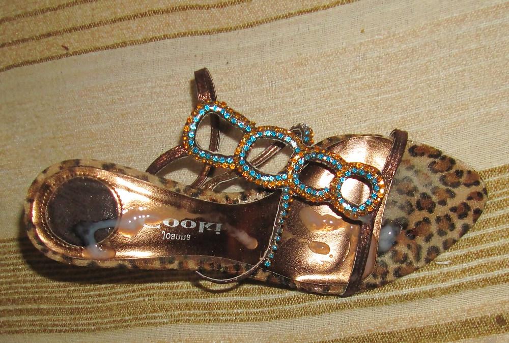 4P Cum on her sexy shoes