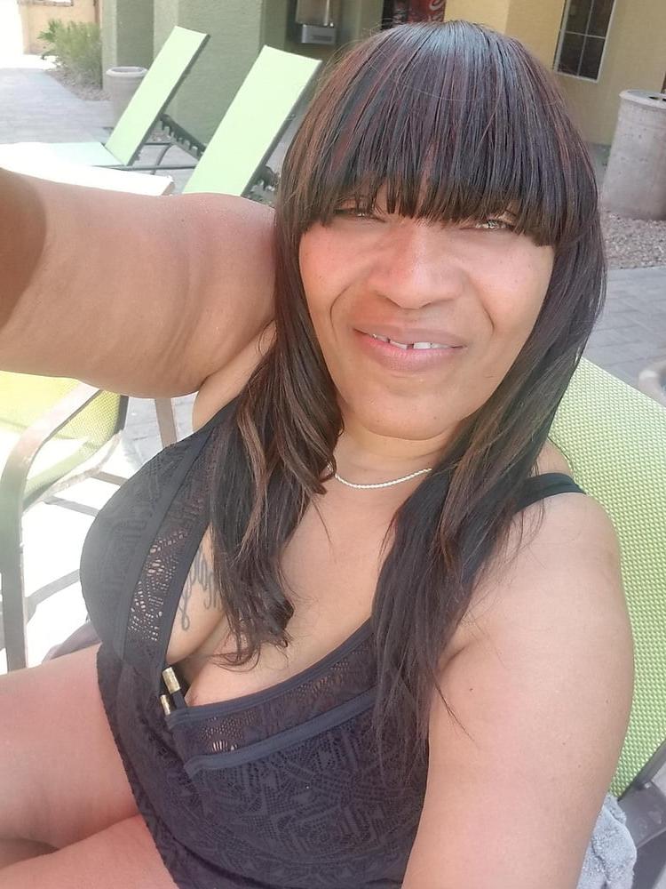 16P Bbw mix 687 (Do they need a bra ?)