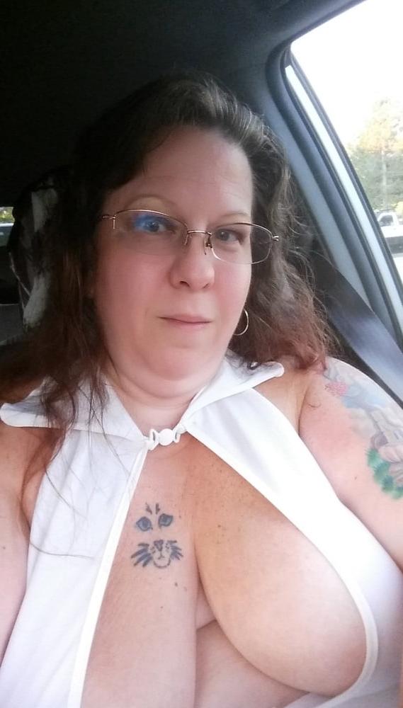 16P Bbw mix 687 (Do they need a bra ?)
