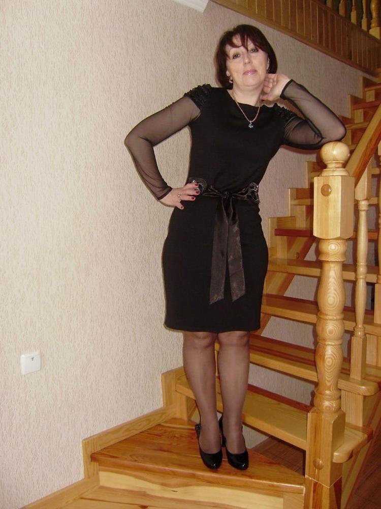 25P Sexy MILFs and GILFs wearing tights 12