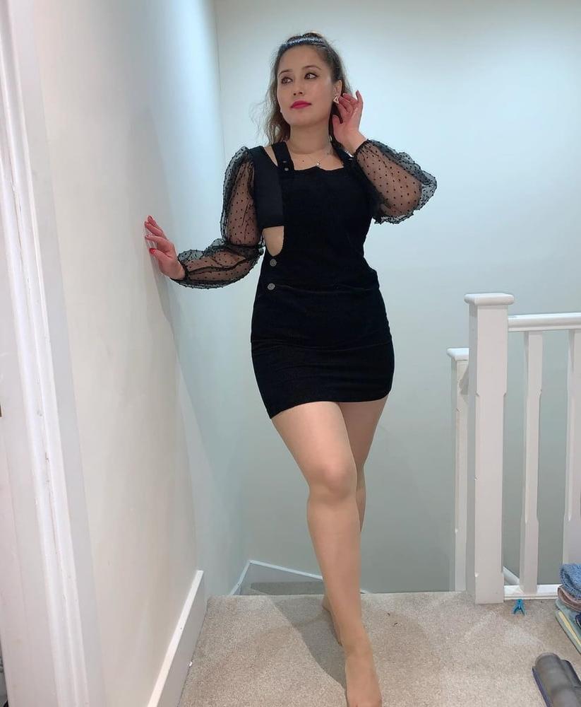 25P Sexy MILFs and GILFs wearing tights 12