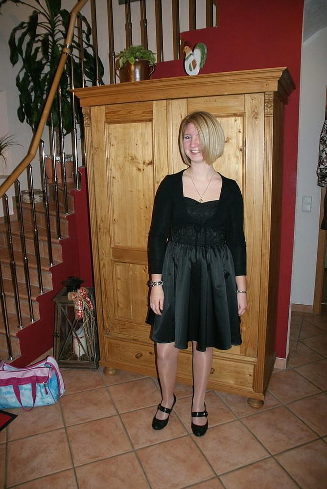25P Sexy MILFs and GILFs wearing tights 12