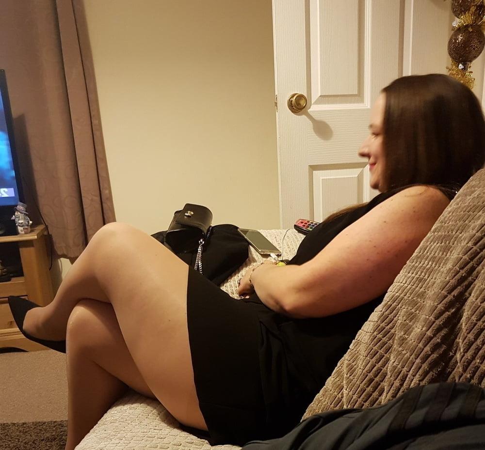25P Sexy MILFs and GILFs wearing tights 12
