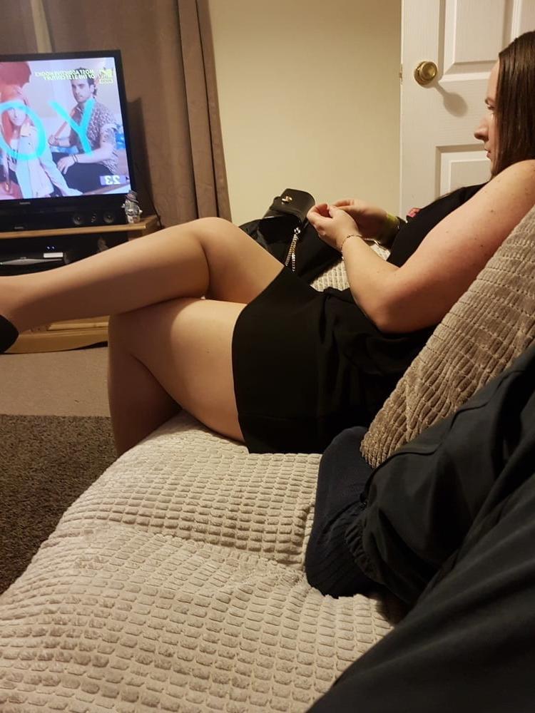 25P Sexy MILFs and GILFs wearing tights 12