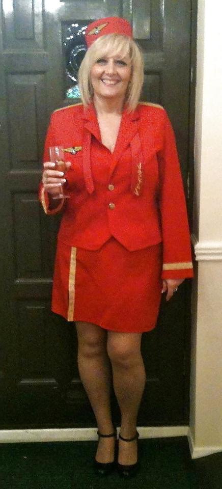 25P Sexy MILFs and GILFs wearing tights 12