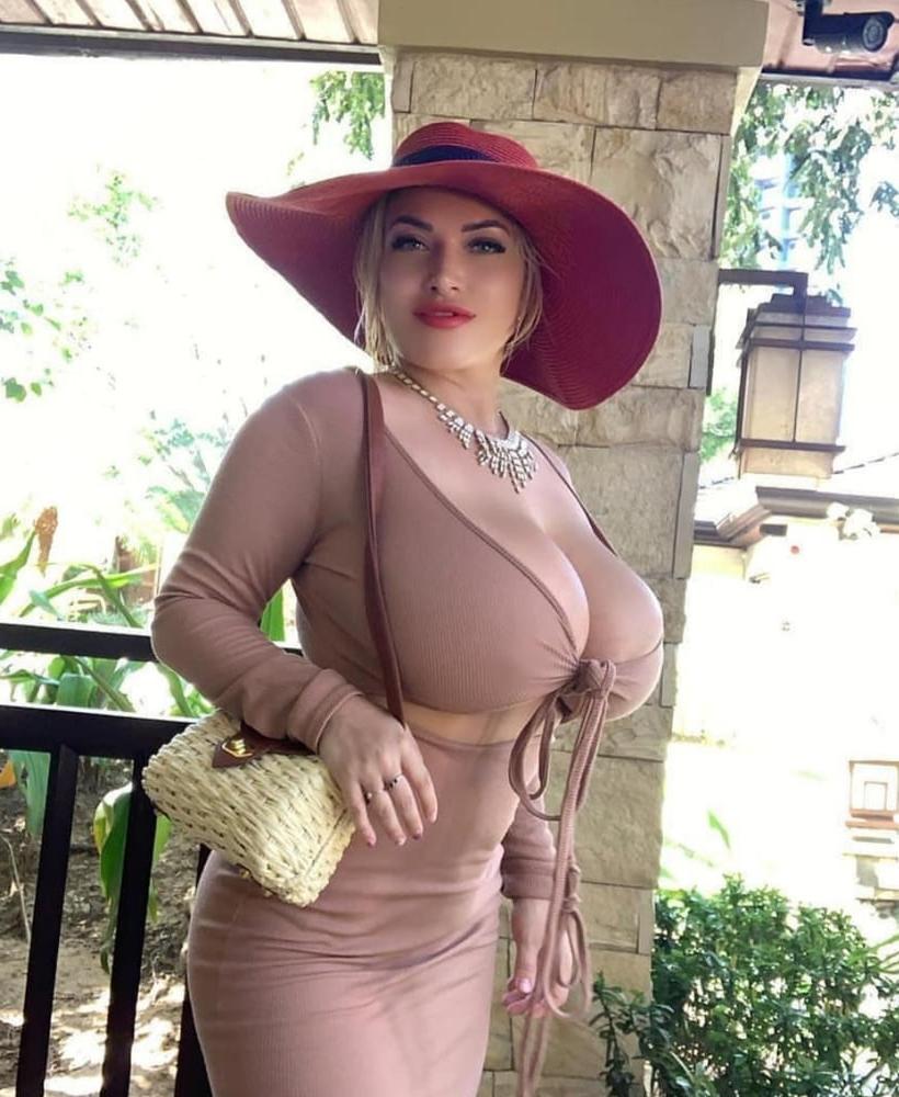 14P NO BRA club HUGE BOOBS and JUICY JUGGS edition 7