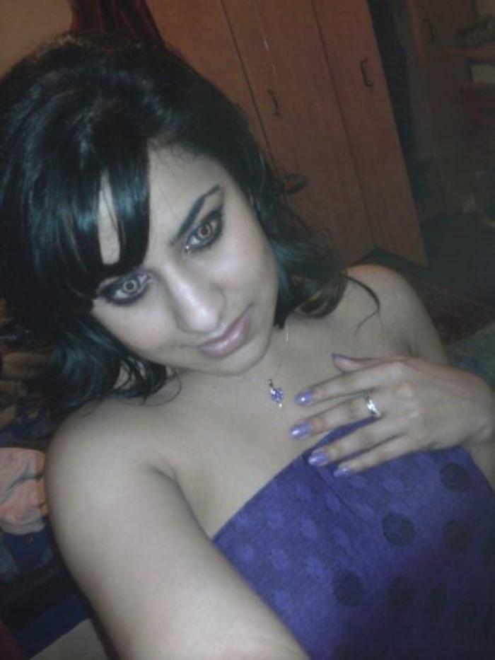 25P Paki Whore Natasha Indian 24yr Cunt From Dagenham Essex UK