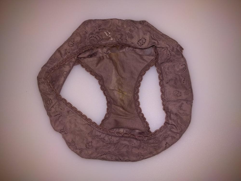 25P Japanese Wife's Used Panties 1