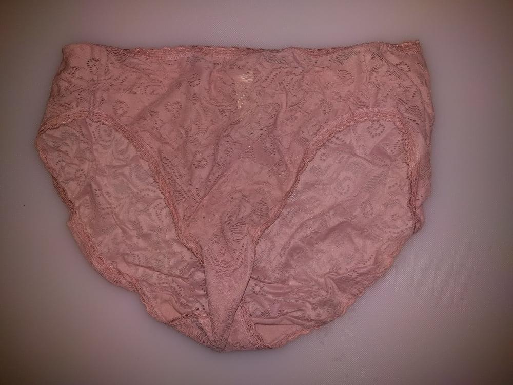 25P Japanese Wife's Used Panties 1