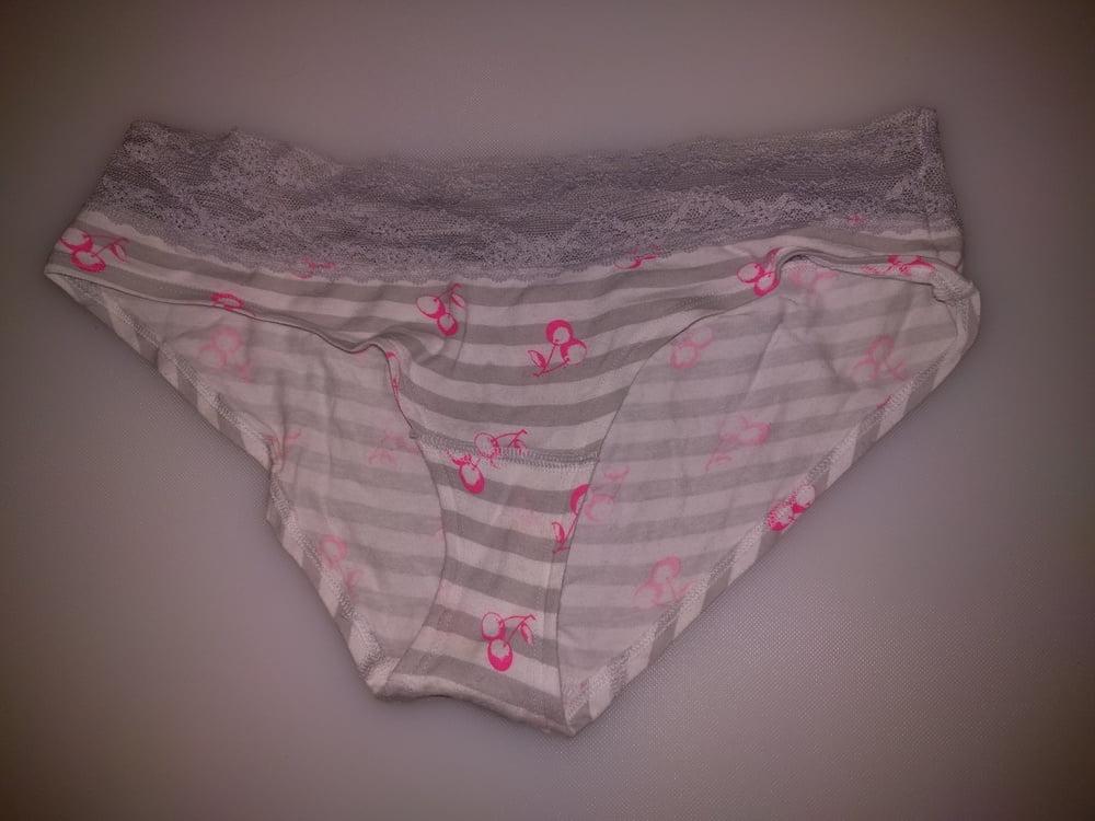 25P Japanese Wife's Used Panties 1