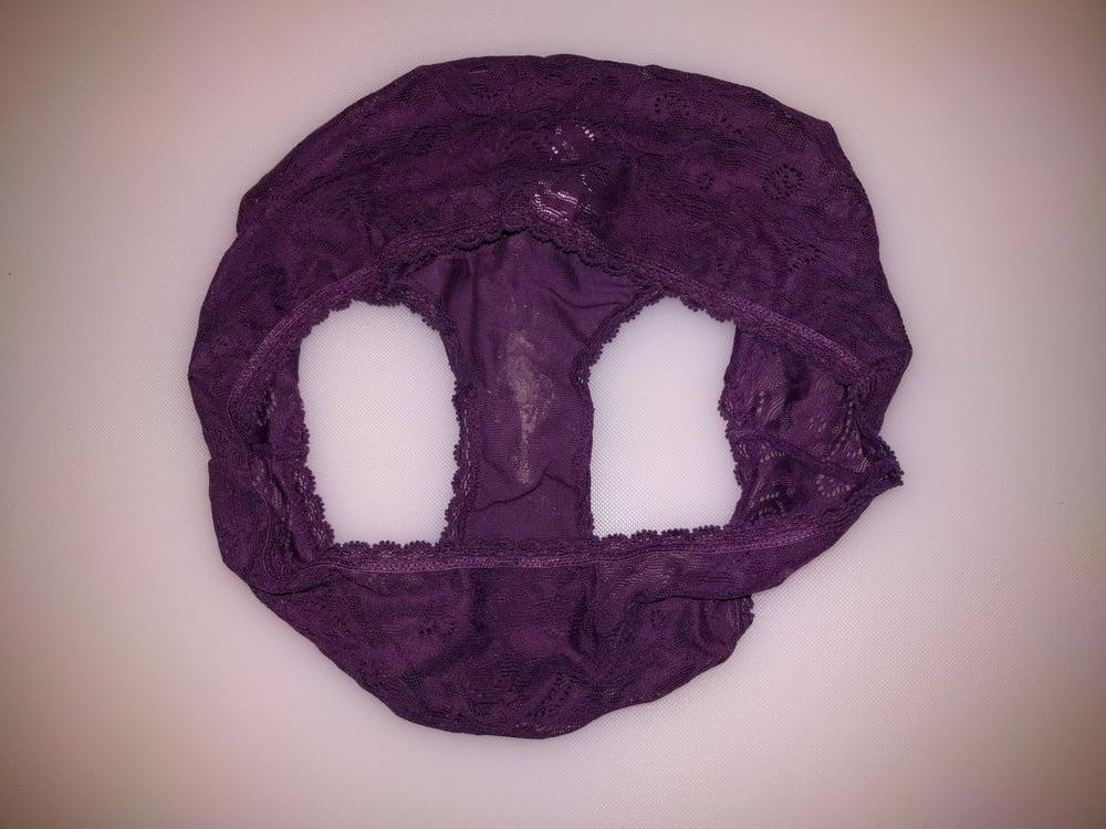 25P Japanese Wife's Used Panties 1