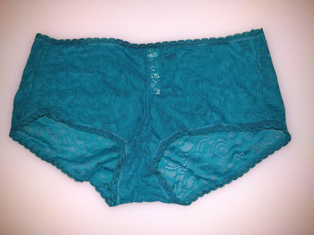 25P Japanese Wife's Used Panties 1