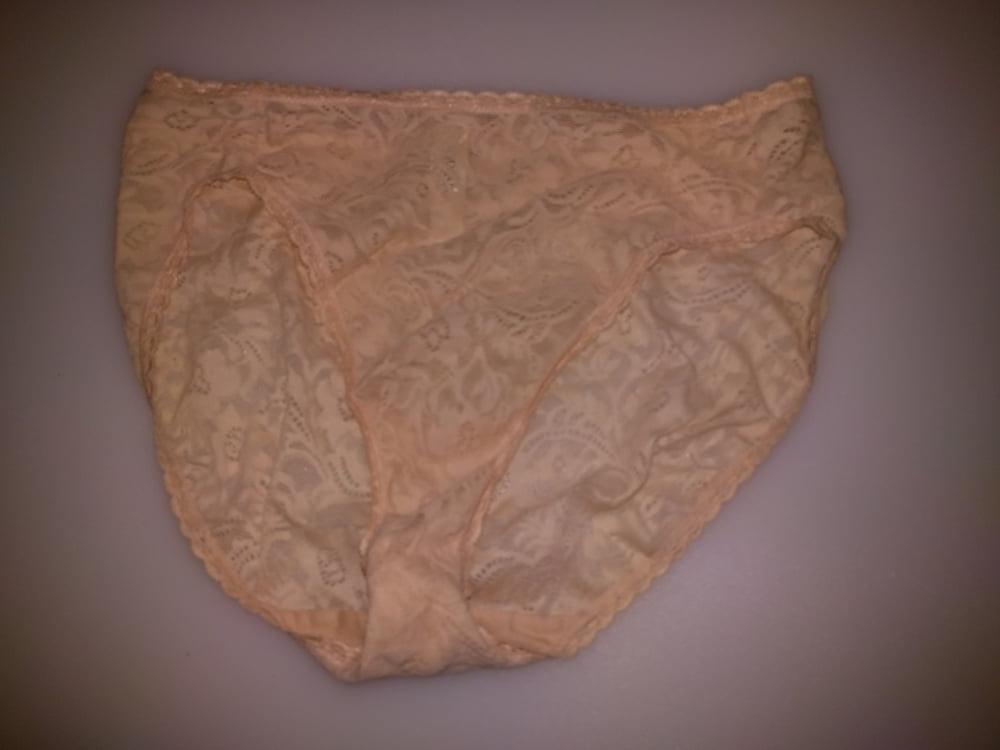 25P Japanese Wife's Used Panties 1