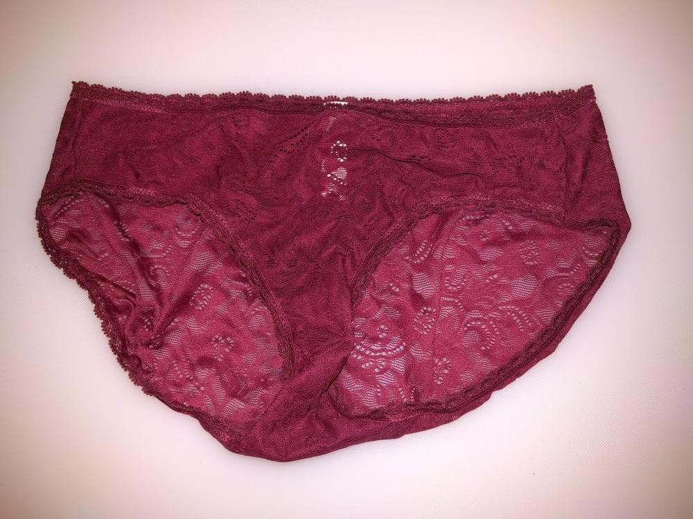 25P Japanese Wife's Used Panties 1