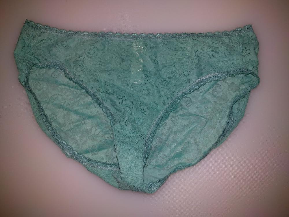 25P Japanese Wife's Used Panties 1