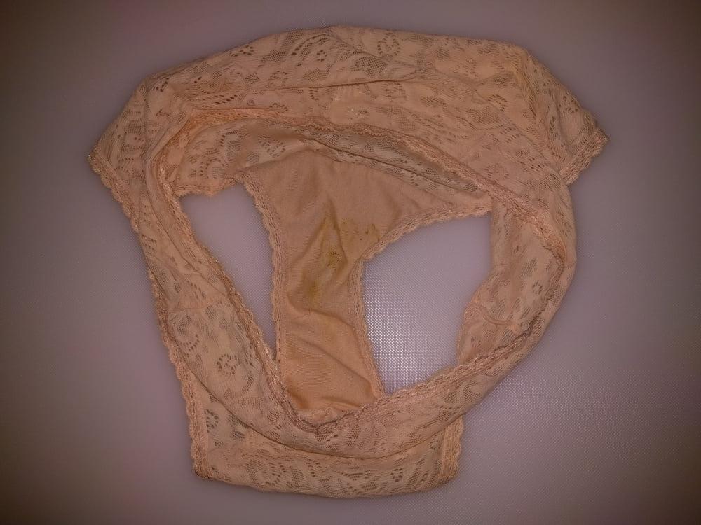 25P Japanese Wife's Used Panties 1