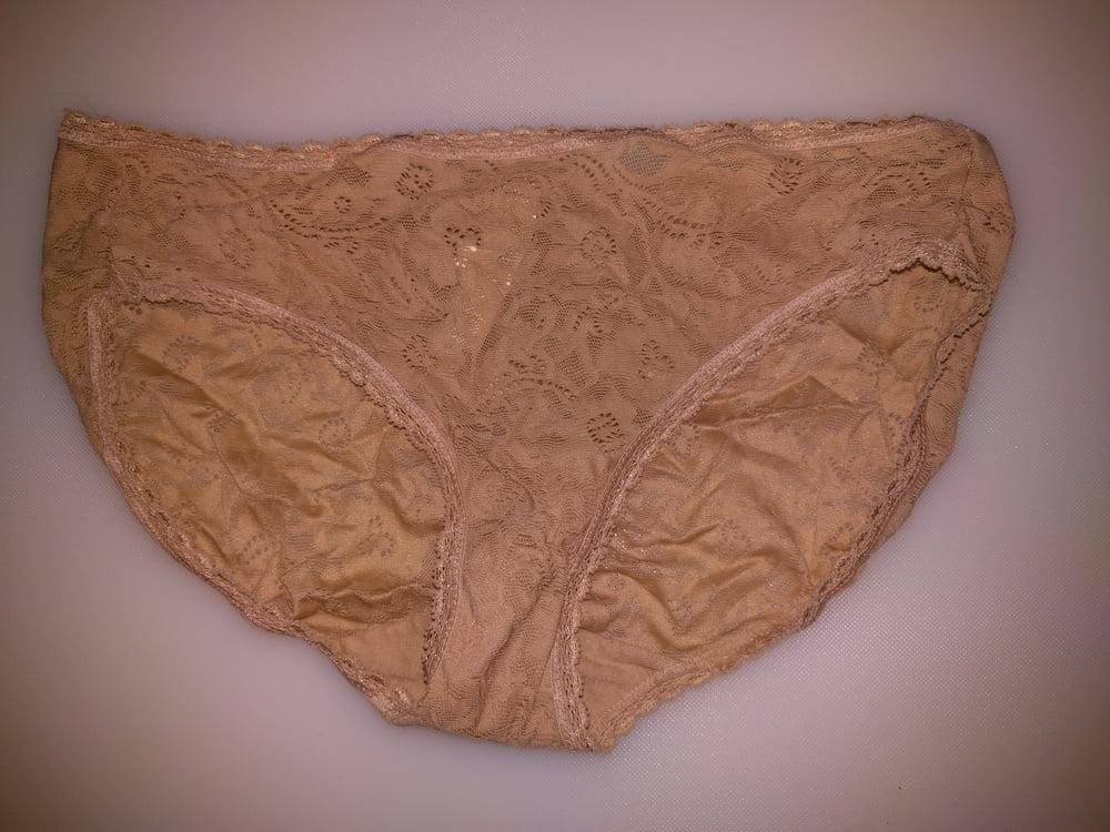25P Japanese Wife's Used Panties 1