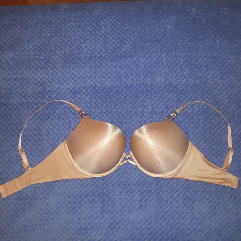 12P My gf victoria secrets 36D bra