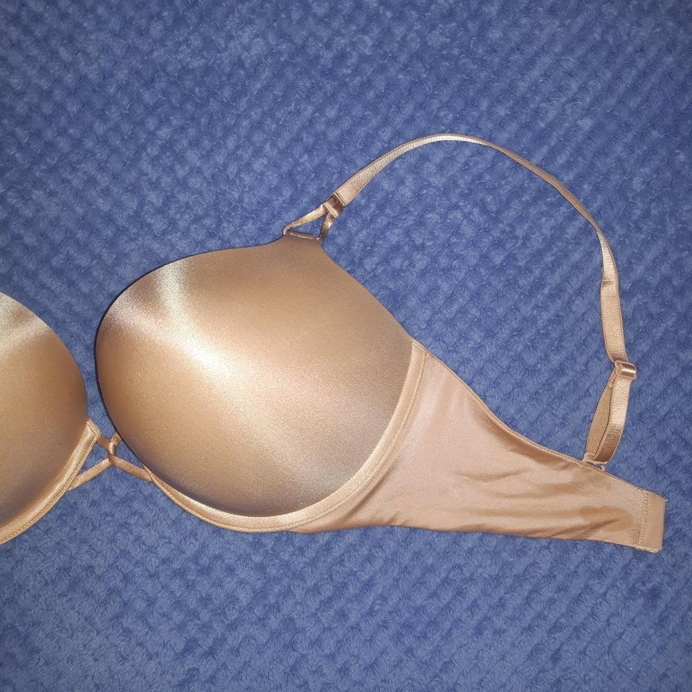 12P My gf victoria secrets 36D bra