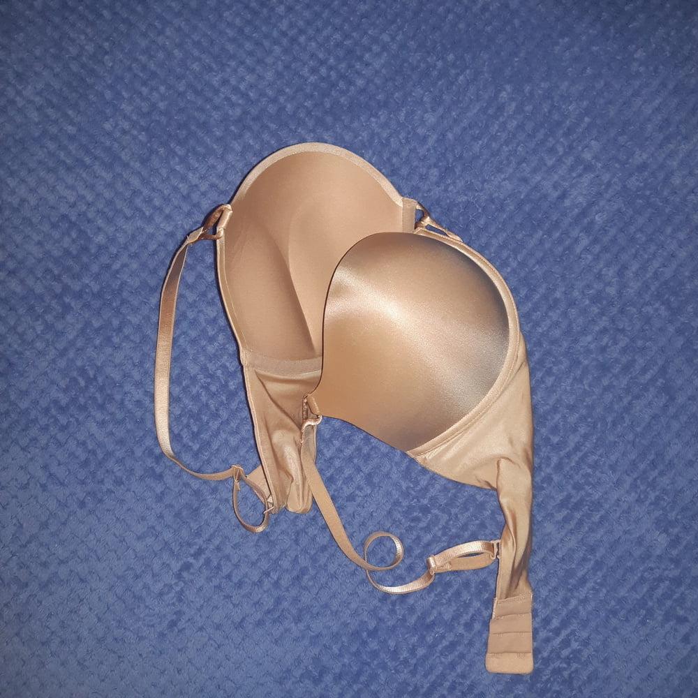 12P My gf victoria secrets 36D bra