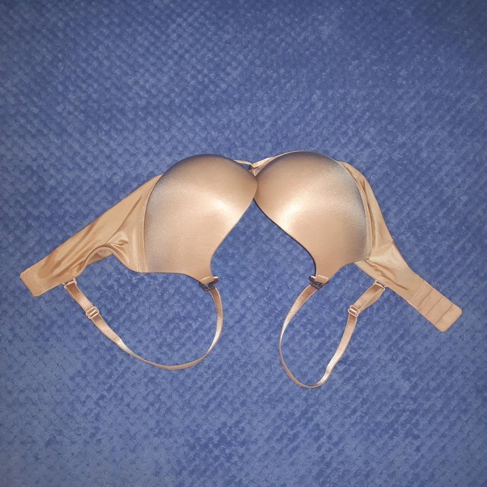 12P My gf victoria secrets 36D bra