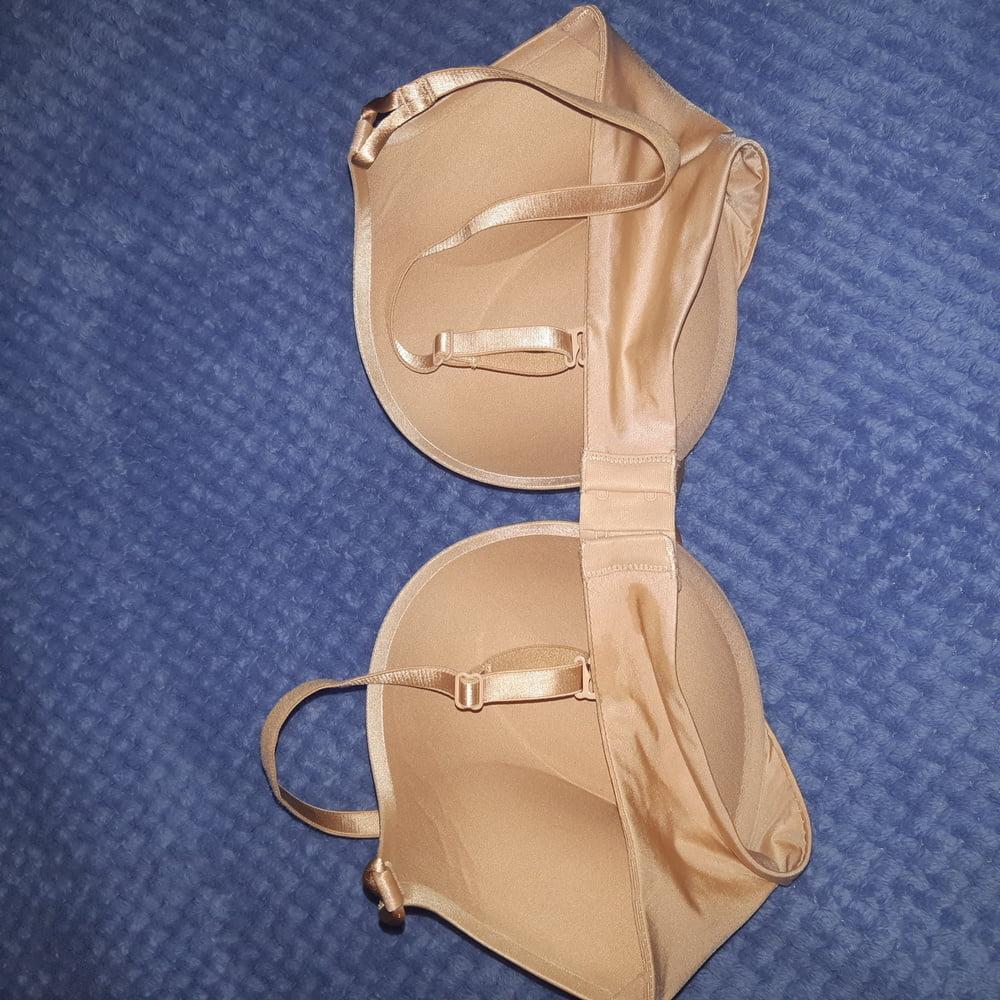 12P My gf victoria secrets 36D bra
