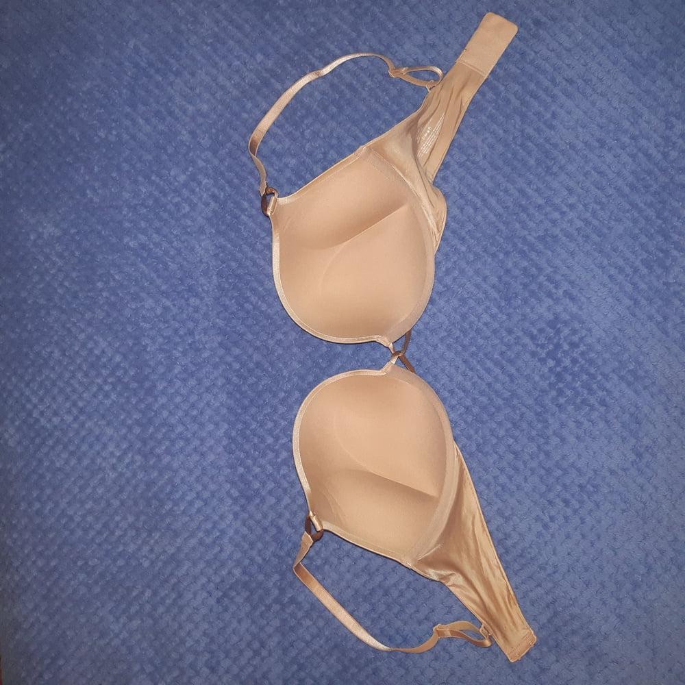 12P My gf victoria secrets 36D bra
