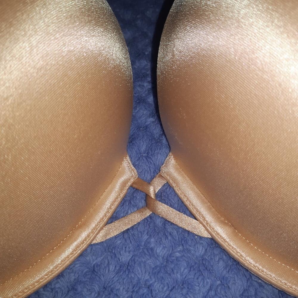 12P My gf victoria secrets 36D bra