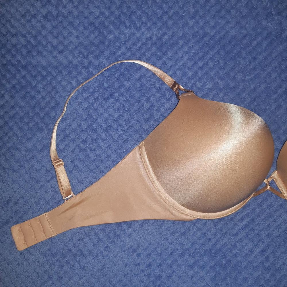 12P My gf victoria secrets 36D bra