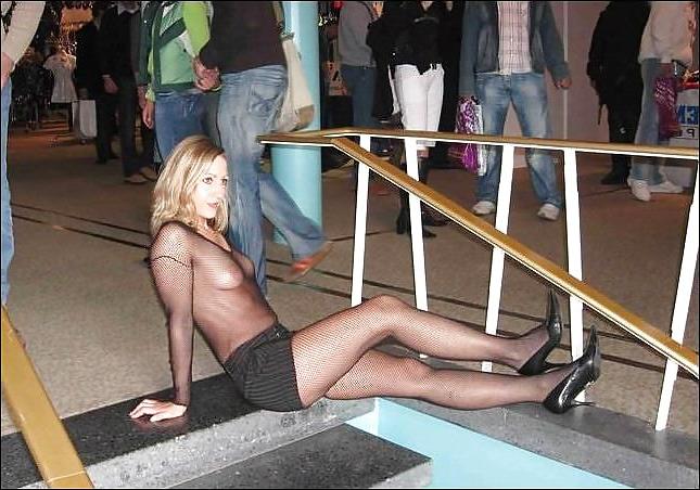 20P Milf Posing Indoors And Outdoors