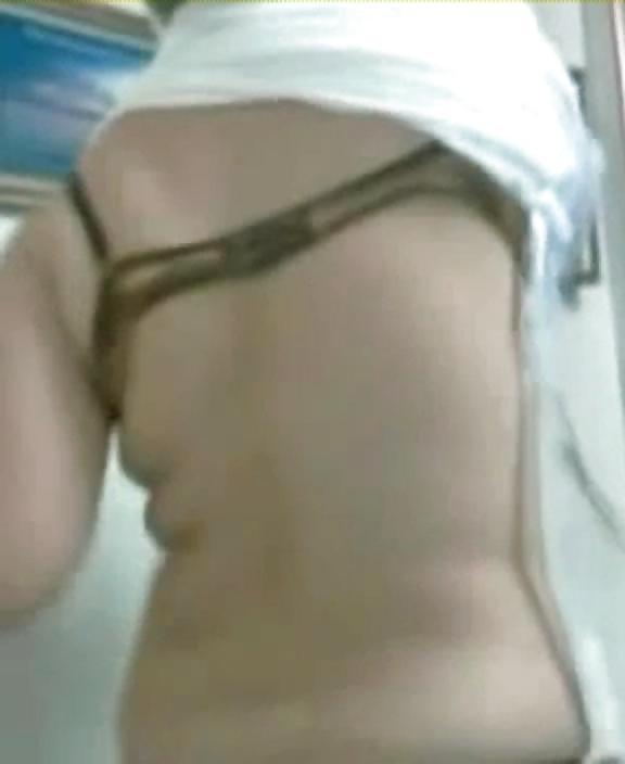 13P Arab doctor changing 