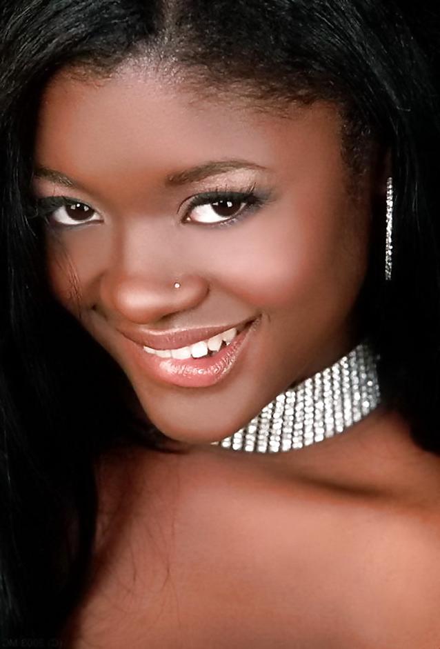 15P Pretty Ebony Babe