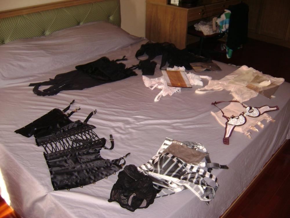 25P Hot MILF posing