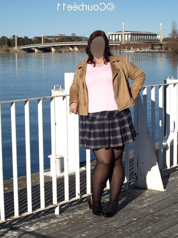 25P Sexy MILFs Thick Thighs 6