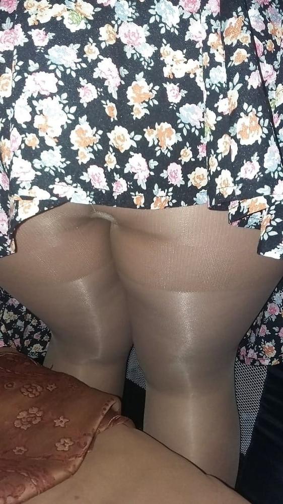 25P Sexy MILFs Thick Thighs 6