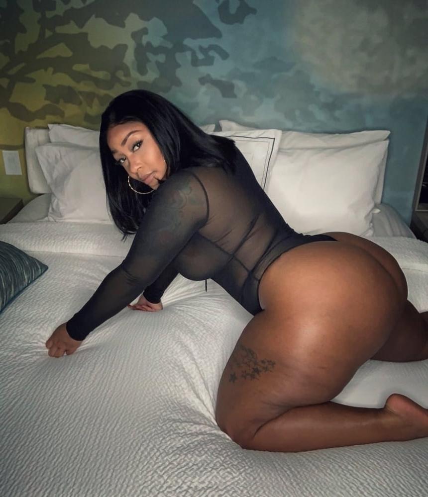 25P Beautiful Thick Women 29