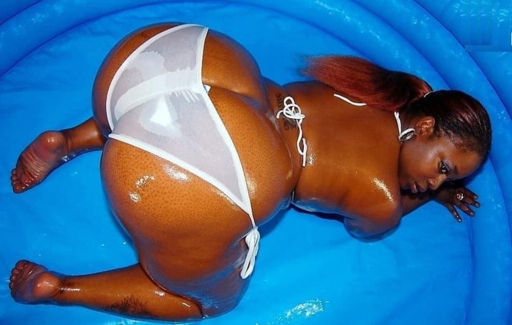 25P Beautiful Thick Women 29