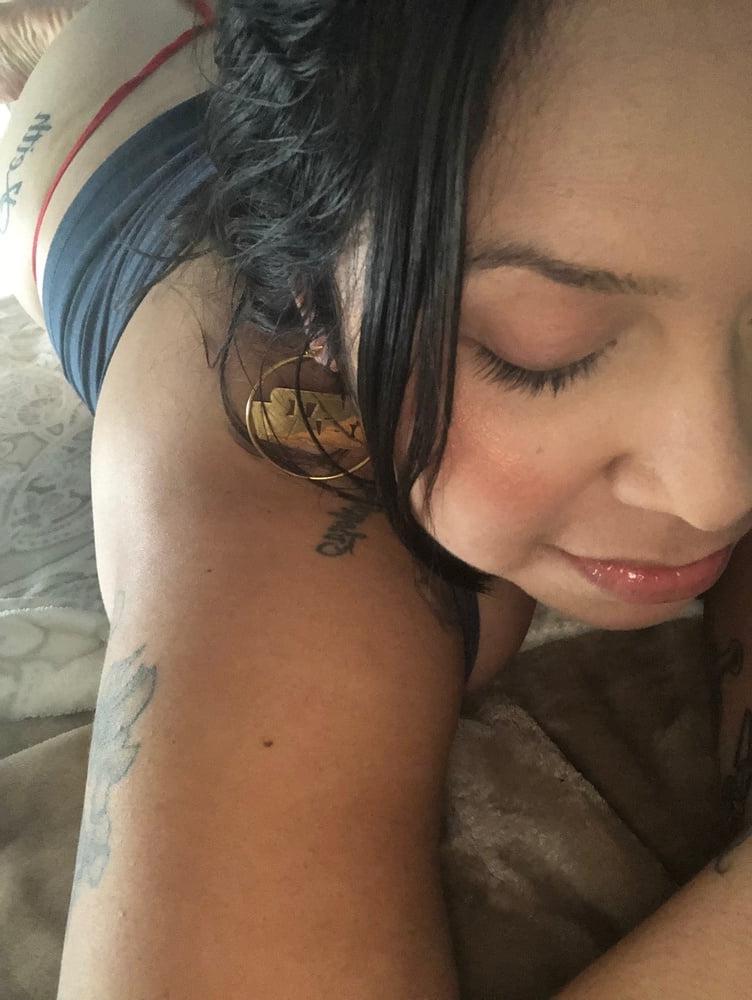 20P Sexy thick Latina