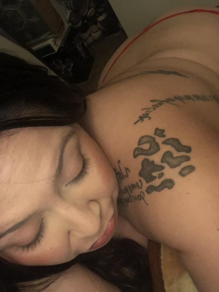 20P Sexy thick Latina