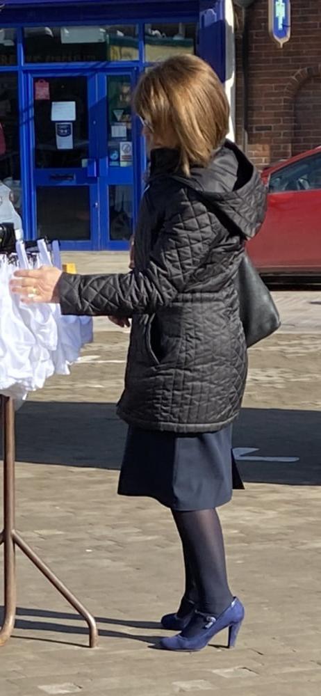 25P Sexy MILFs and GILFs wearing Tights 6