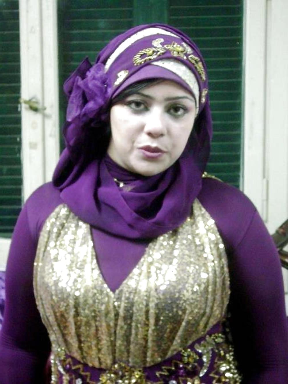 9P Thick arab girl
