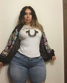25P Big And Thick White Women 4