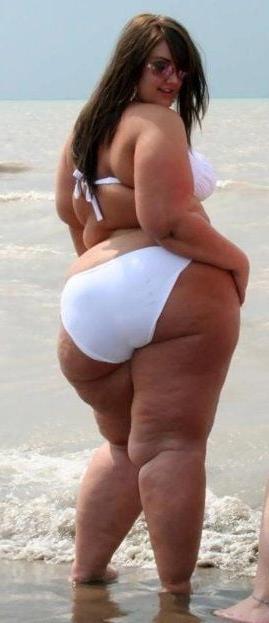 25P Big And Thick White Women 4