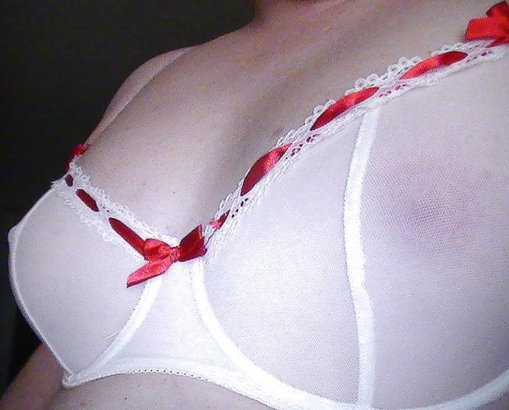 22P Some lingerie and bra's