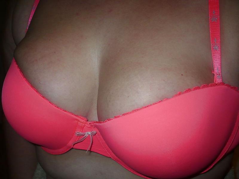 11P Woman their sell bra on the net 