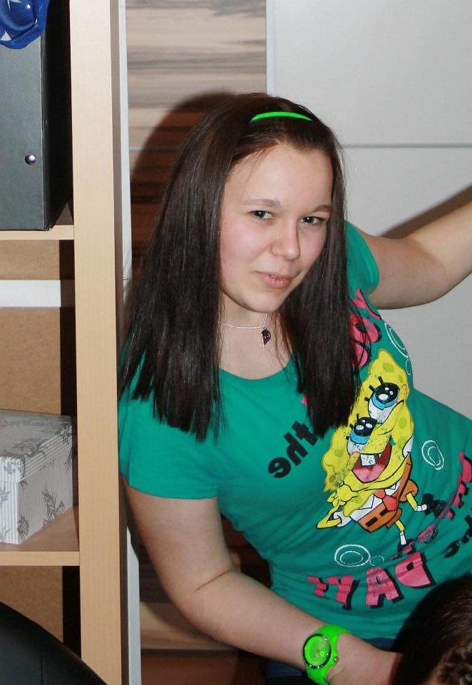 11P Cum on her