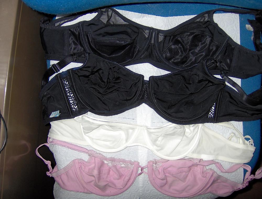 13P Bras and cum on it